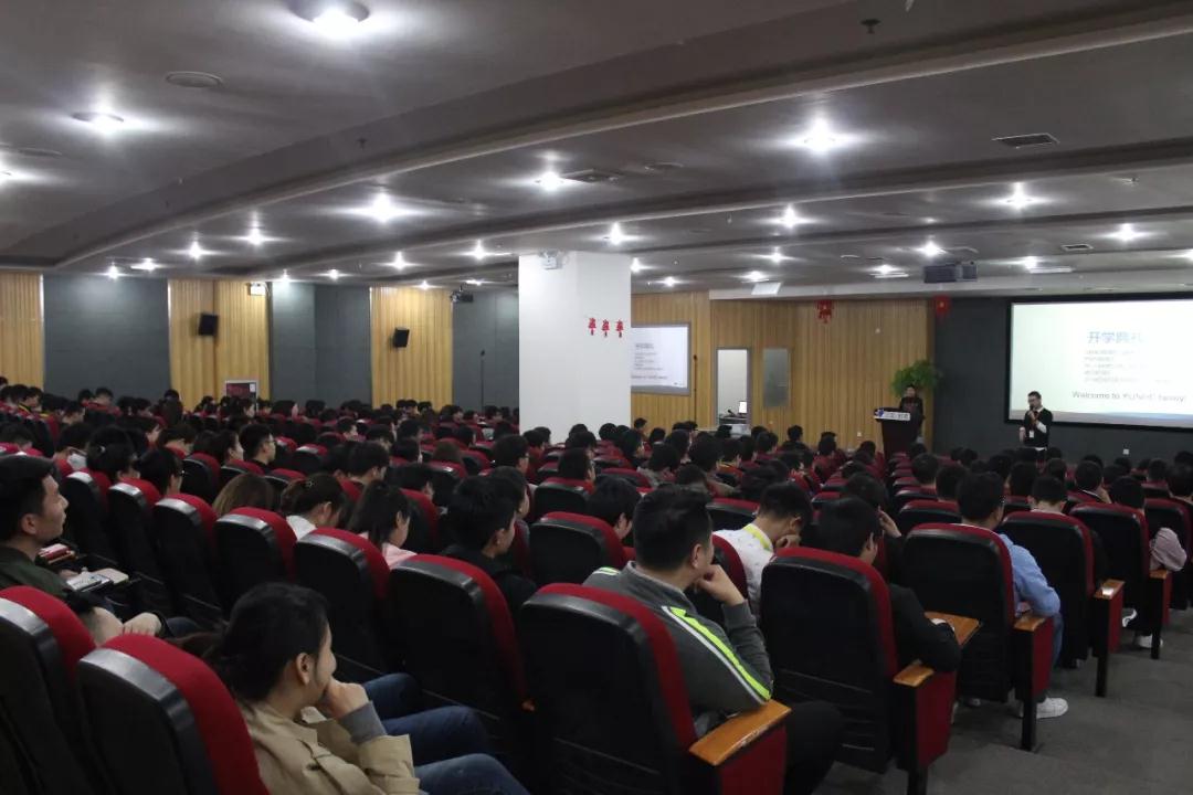 因夢想而聚——今天,300人同時選擇了云和數(shù)據(jù)